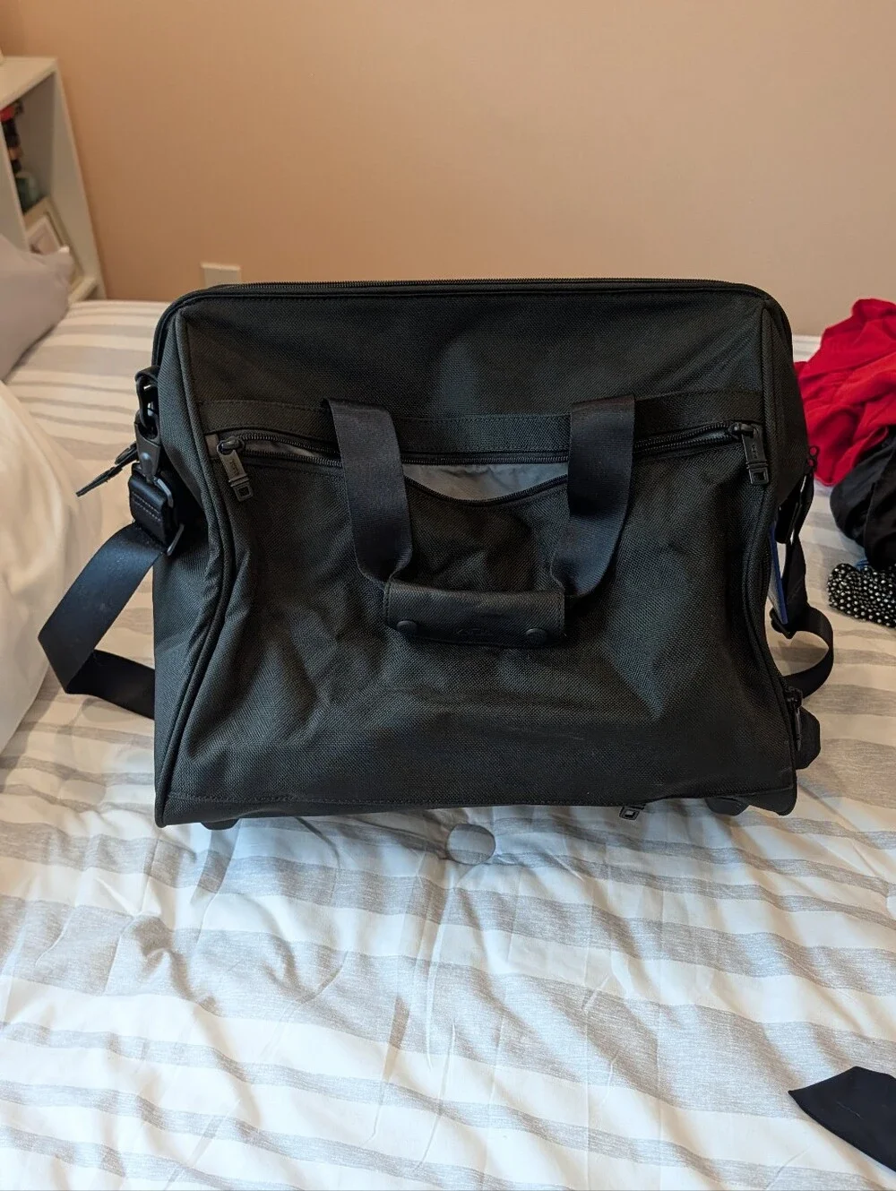LIKE NEW Tumi Alpha Weekender Bag